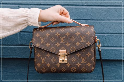 how to tell if a louis vuitton purse is fake|louis vuitton knock off tote.